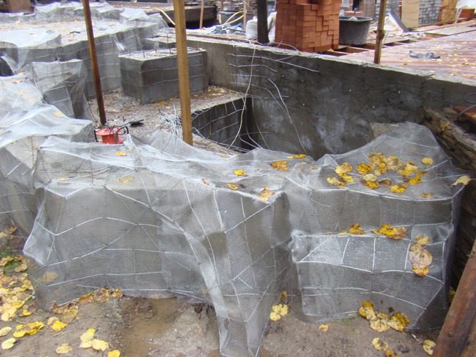 Месиво из бетона. Искусственные скалы из бетона. Скала из бетона. Каркас для скалы из бетона. Архитектурный бетон каркас.